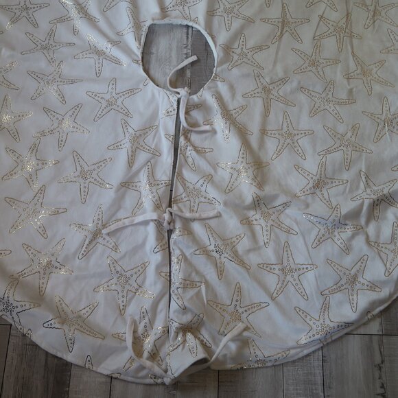 Berkshire Creamy White Luxurious Beachy Christmas Tree Skirt - Picture 6 of 8